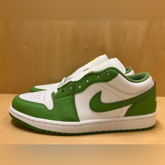 Jordan 1 Low SE
Chlorophyll - Picture 3 of 8